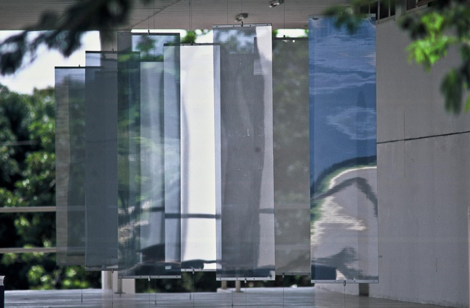 em-volta, 2002