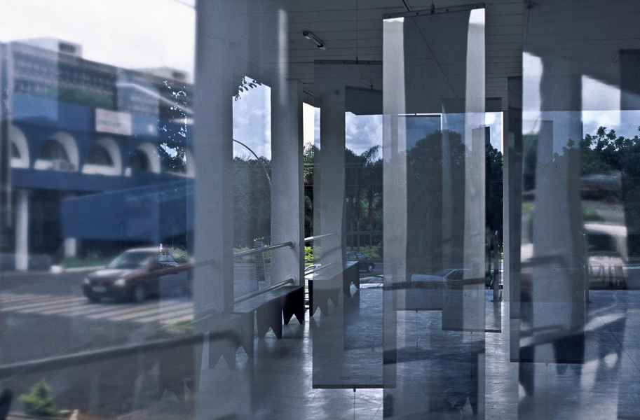 em-volta, 2002