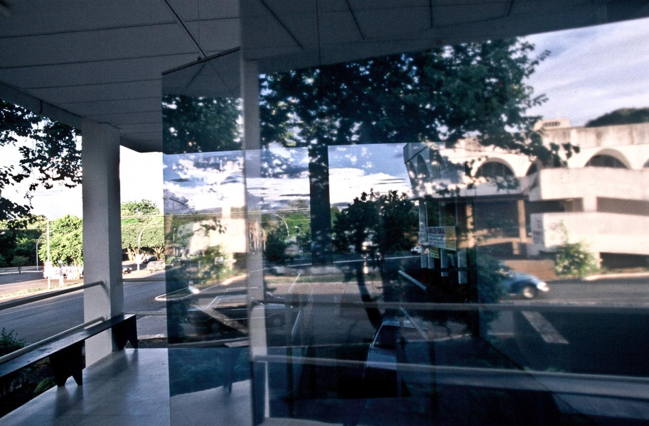 em-volta, 2002